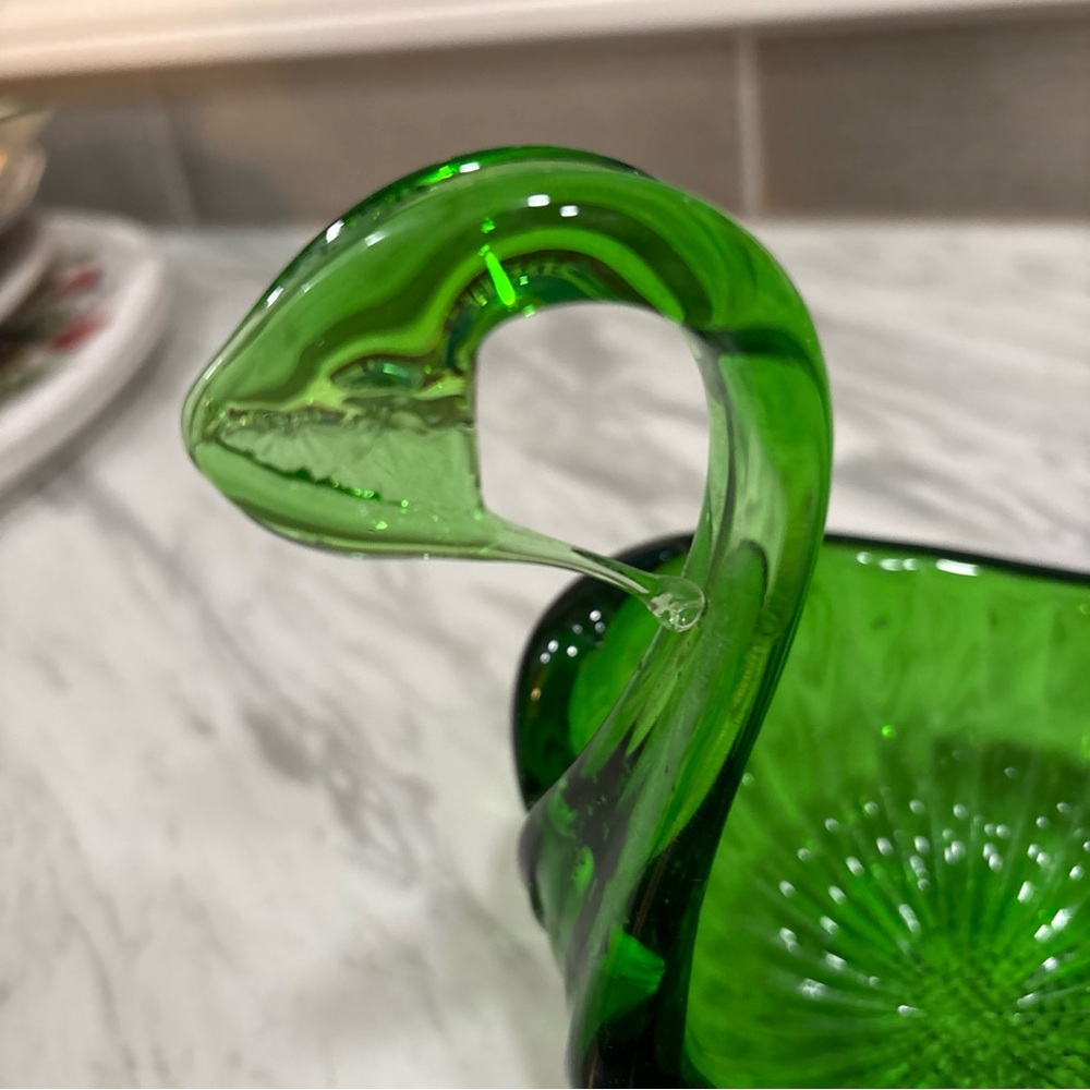 Elegant Green Glass Swan Figurine - Picture 2 of 13